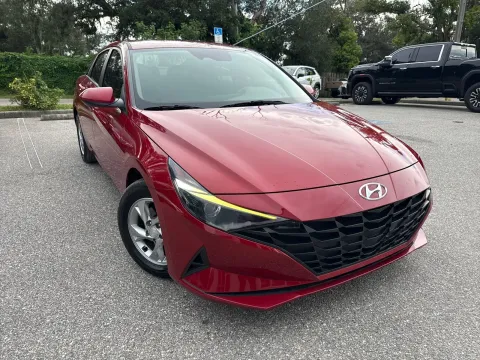 More photos of 2022 Hyundai Elantra SE at Evo Motors, FL