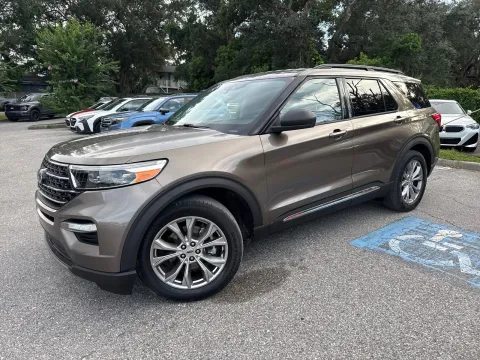 Another view of 2021 Ford Explorer XLT for sale in Seffner, FL at Evo Motors