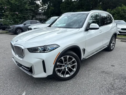 Photos of 2026 BMW X5 sDrive40i w/PREMIUM PACKAGE * PANO * HARMON KARDON * for sale in Seffner, FL at Evo Motors