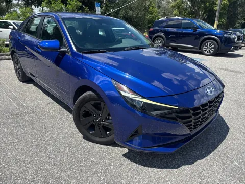 More photos of 2021 Hyundai Elantra SEL at Evo Motors, FL