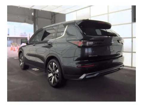 More photos of 2025 Mitsubishi Outlander Trail Edition 4WD w/3ROW LTHR. at Evo Motors, FL