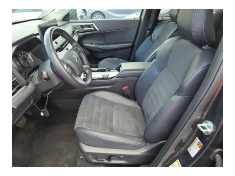 More photos of 2025 Mitsubishi Outlander Trail Edition 4WD w/3ROW LTHR. at Evo Motors, FL