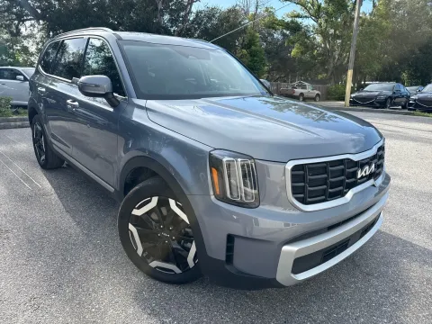 More photos of 2025 Kia Telluride S at Evo Motors, FL