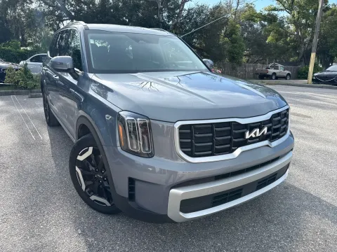 More photos of 2025 Kia Telluride S at Evo Motors, FL