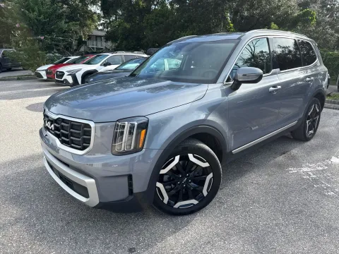 Photos of 2025 Kia Telluride S for sale in Seffner, FL at Evo Motors