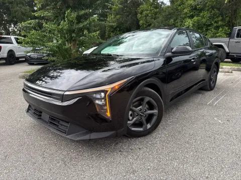 Photos of 2025 Kia K4 LXS for sale in Seffner, FL at Evo Motors