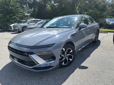 Photos of 2025 Hyundai Sonata SEL for sale in Seffner, FL at Evo Motors