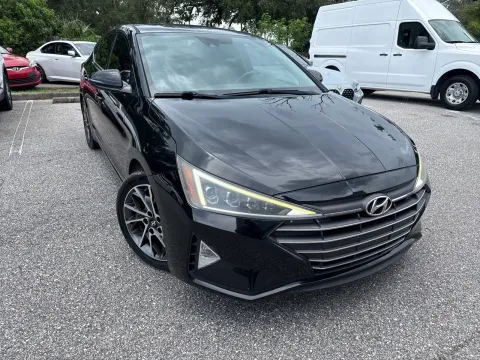 More photos of 2019 Hyundai Elantra Limited at Evo Motors, FL