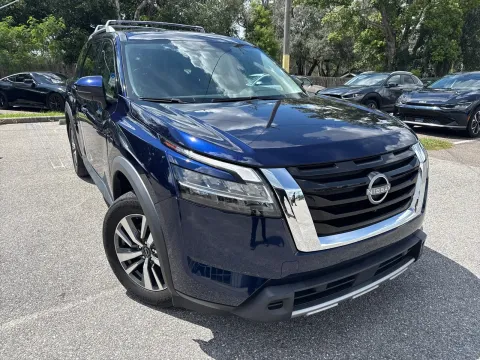 More photos of 2023 Nissan Pathfinder SL at Evo Motors, FL