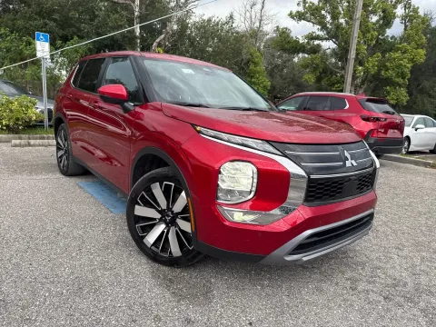 More photos of 2025 Mitsubishi Outlander SE at Evo Motors, FL