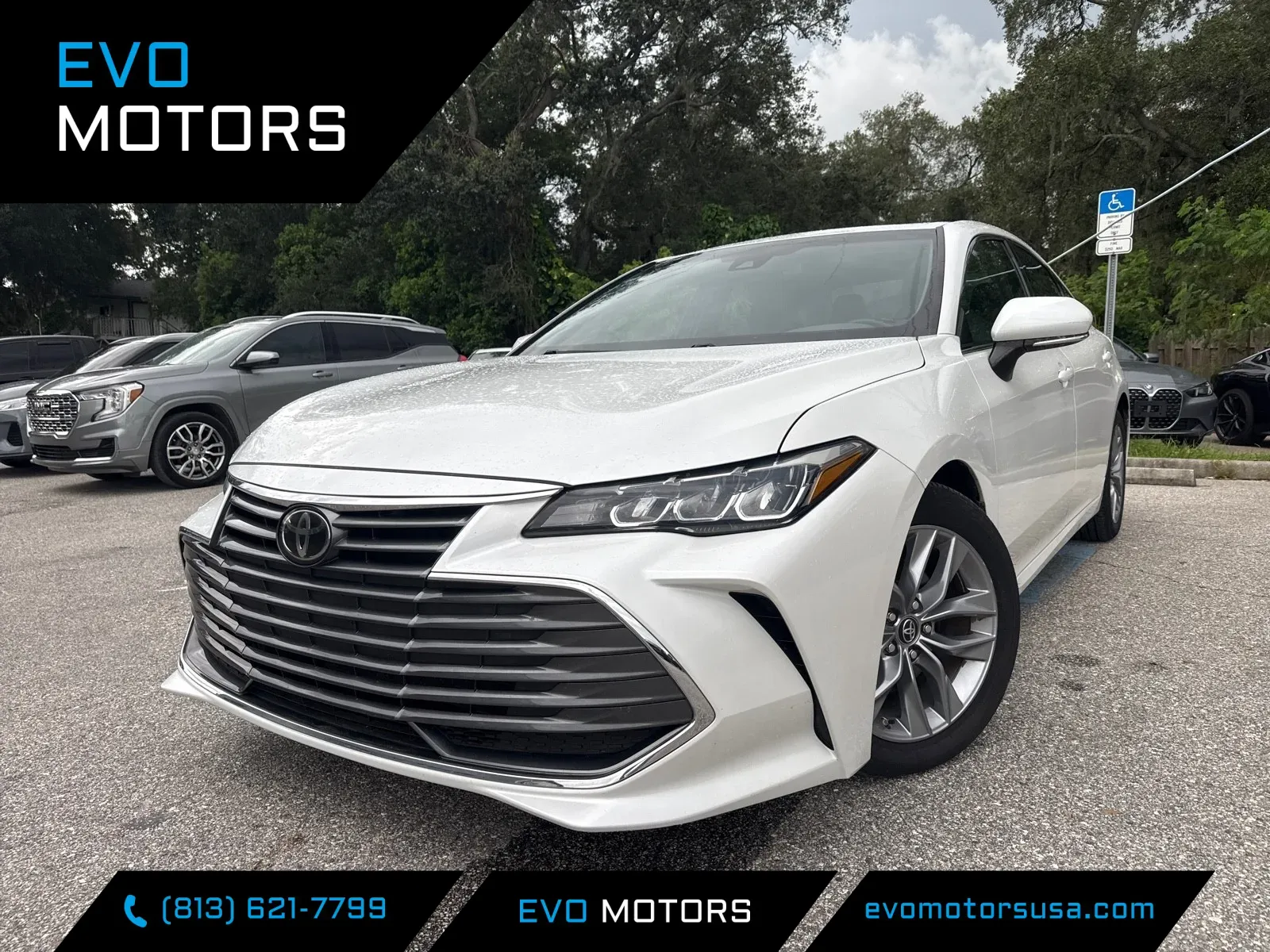 White 2019 Toyota Avalon XLE V6 for sale in Seffner, FL
