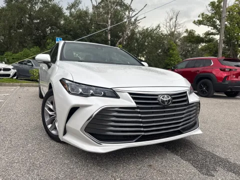 More photos of 2019 Toyota Avalon XLE V6 at Evo Motors, FL