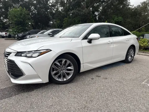 More photos of 2019 Toyota Avalon XLE V6 at Evo Motors, FL