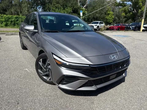 More photos of 2025 Hyundai Elantra SEL Convenience at Evo Motors, FL