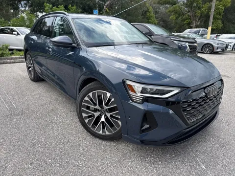 More photos of 2024 Audi Q8 e-tron Premium Plus w/BLACK OPTIC PACKAGE at Evo Motors, FL