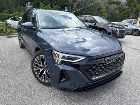 More photos of 2024 Audi Q8 e-tron Premium Plus w/BLACK OPTIC PACKAGE at Evo Motors, FL