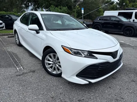 More photos of 2020 Toyota Camry LE at Evo Motors, FL