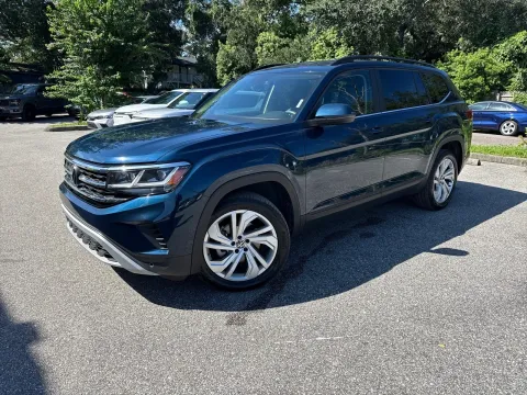 Another view of 2023 Volkswagen Atlas 3.6L V6 SE w/Technology for sale in Seffner, FL at Evo Motors