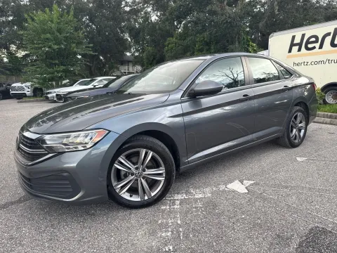 More photos of 2022 Volkswagen Jetta SE at Evo Motors, FL