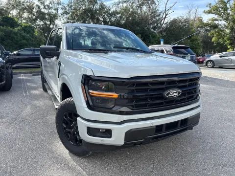 More photos of 2024 Ford F-150 Hybrid XLT Crew Cab 4WD w/BLACK APPEARANCE PACKAGE at Evo Motors, FL