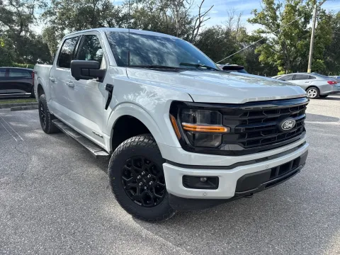 More photos of 2024 Ford F-150 Hybrid XLT Crew Cab 4WD w/BLACK APPEARANCE PACKAGE at Evo Motors, FL