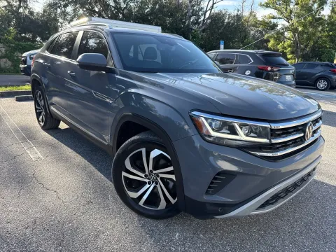 More photos of 2023 Volkswagen Atlas Cross Sport 3.6L V6 SEL at Evo Motors, FL