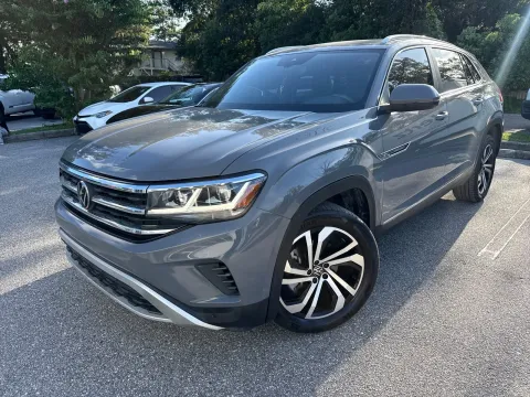 Photos of 2023 Volkswagen Atlas Cross Sport 3.6L V6 SEL for sale in Seffner, FL at Evo Motors