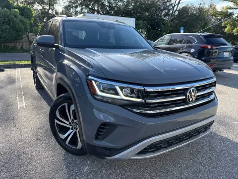 More photos of 2023 Volkswagen Atlas Cross Sport 3.6L V6 SEL at Evo Motors, FL