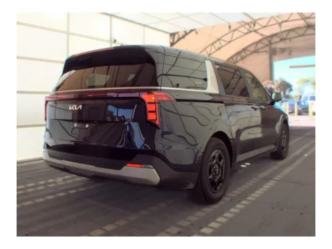 More photos of 2025 Kia Carnival LXS at Evo Motors, FL