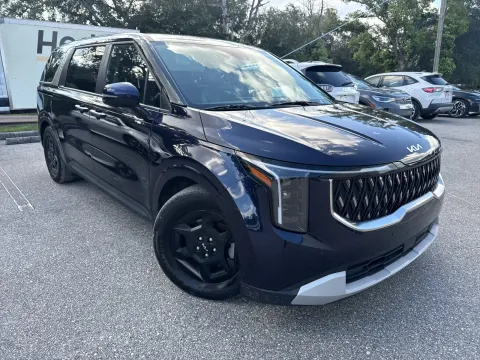 More photos of 2025 Kia Carnival LXS at Evo Motors, FL
