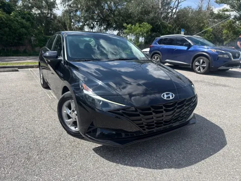 More photos of 2023 Hyundai Elantra SE at Evo Motors, FL