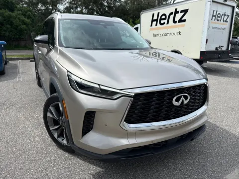 More photos of 2023 INFINITI QX60 LUXE at Evo Motors, FL