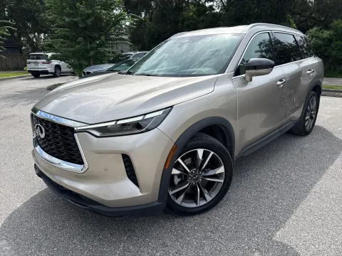 Photos of 2023 INFINITI QX60 LUXE for sale in Seffner, FL at Evo Motors
