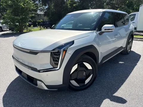 Photos of 2026 Kia EV9 Light Long Range for sale in Seffner, FL at Evo Motors