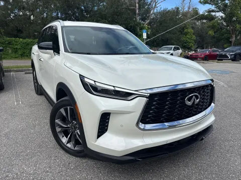 More photos of 2023 INFINITI QX60 LUXE at Evo Motors, FL