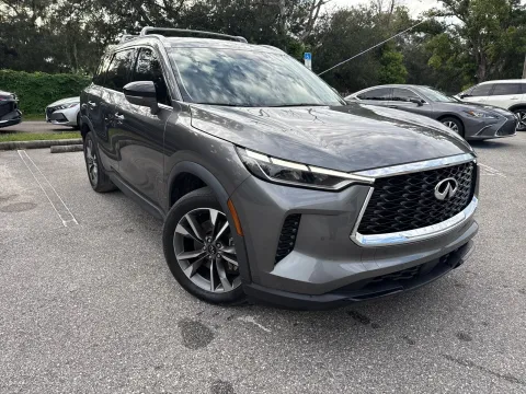 More photos of 2023 INFINITI QX60 LUXE at Evo Motors, FL