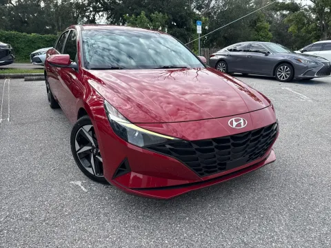 More photos of 2023 Hyundai Elantra SEL at Evo Motors, FL