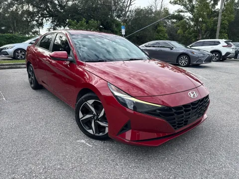 More photos of 2023 Hyundai Elantra SEL at Evo Motors, FL