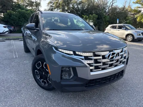 More photos of 2022 Hyundai Santa Cruz SEL Premium at Evo Motors, FL
