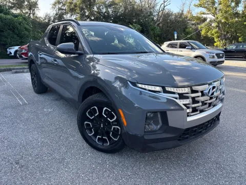 More photos of 2022 Hyundai Santa Cruz SEL Premium at Evo Motors, FL