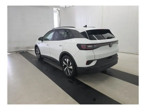 More photos of 2023 Volkswagen ID.4 Pro at Evo Motors, FL