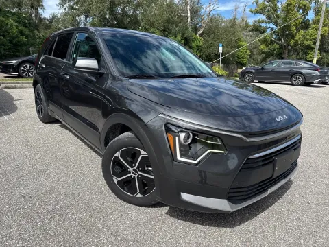 More photos of 2025 Kia Niro LX at Evo Motors, FL