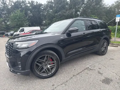 More photos of 2025 Ford Explorer ST-Line at Evo Motors, FL