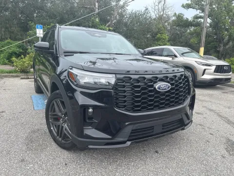 More photos of 2025 Ford Explorer ST-Line at Evo Motors, FL