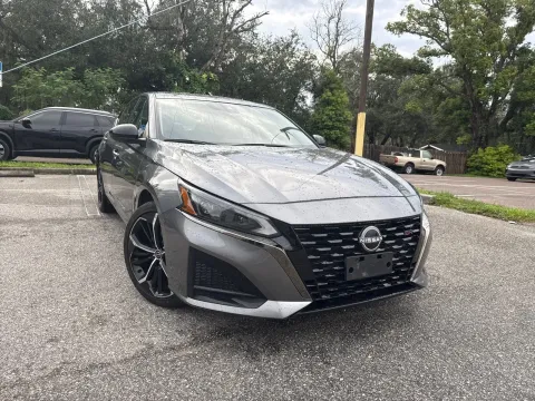 More photos of 2023 Nissan Altima 2.5 SR at Evo Motors, FL