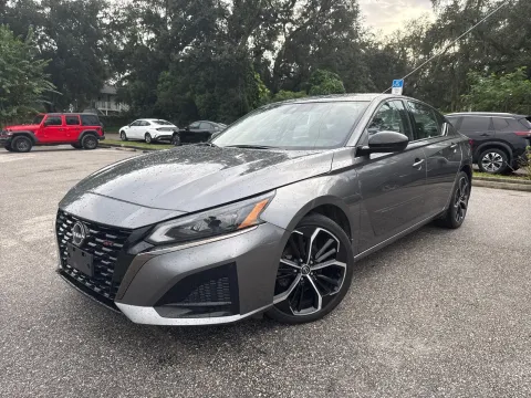 Photos of 2023 Nissan Altima 2.5 SR for sale in Seffner, FL at Evo Motors