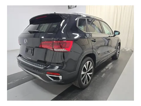 Another view of 2023 Volkswagen Taos SE for sale in Seffner, FL at Evo Motors