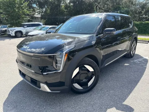 Photos of 2026 Kia EV9 Light Long Range for sale in Seffner, FL at Evo Motors