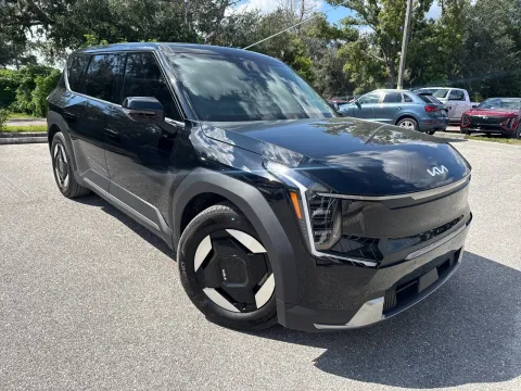 More photos of 2026 Kia EV9 Light Long Range at Evo Motors, FL