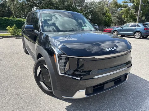 More photos of 2026 Kia EV9 Light Long Range at Evo Motors, FL